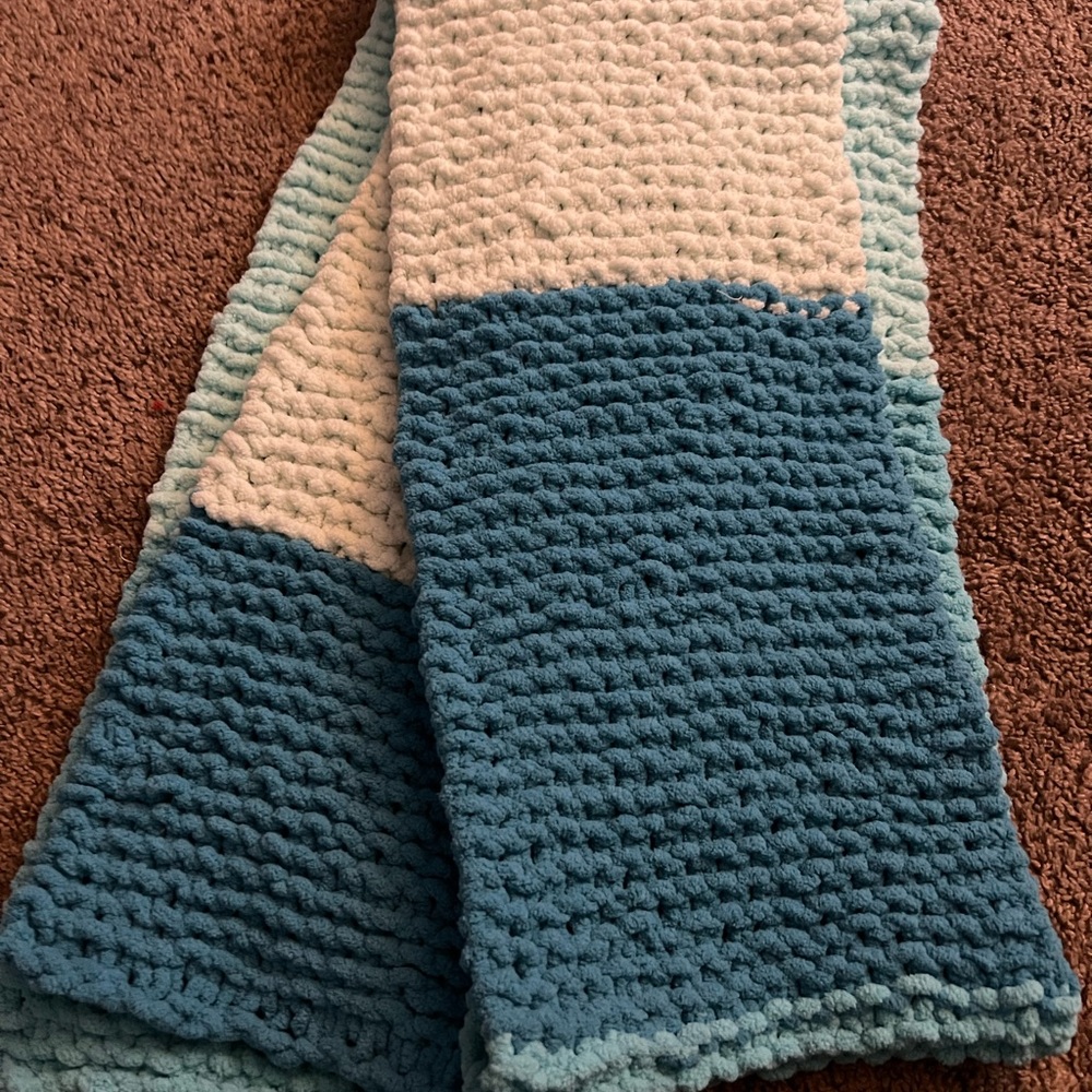 Bernat teal xxl blues adult size homemade knitted scarf - Picture 3 of 5